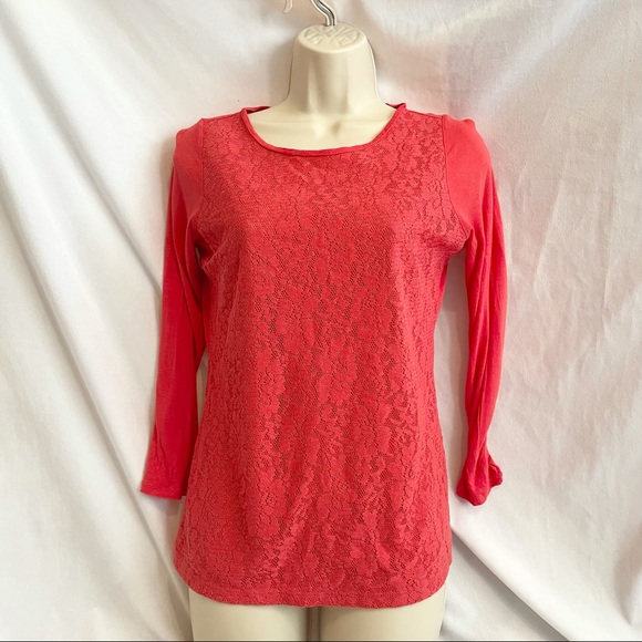 The Limited Tops - Winter Clearance $5 ! Red Floral Lace Top